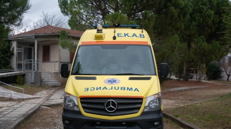 Τραγωδία: 55χρονος παρέσυρε κατά λάθος τη μητέρα του κάνοντας όπισθεν
